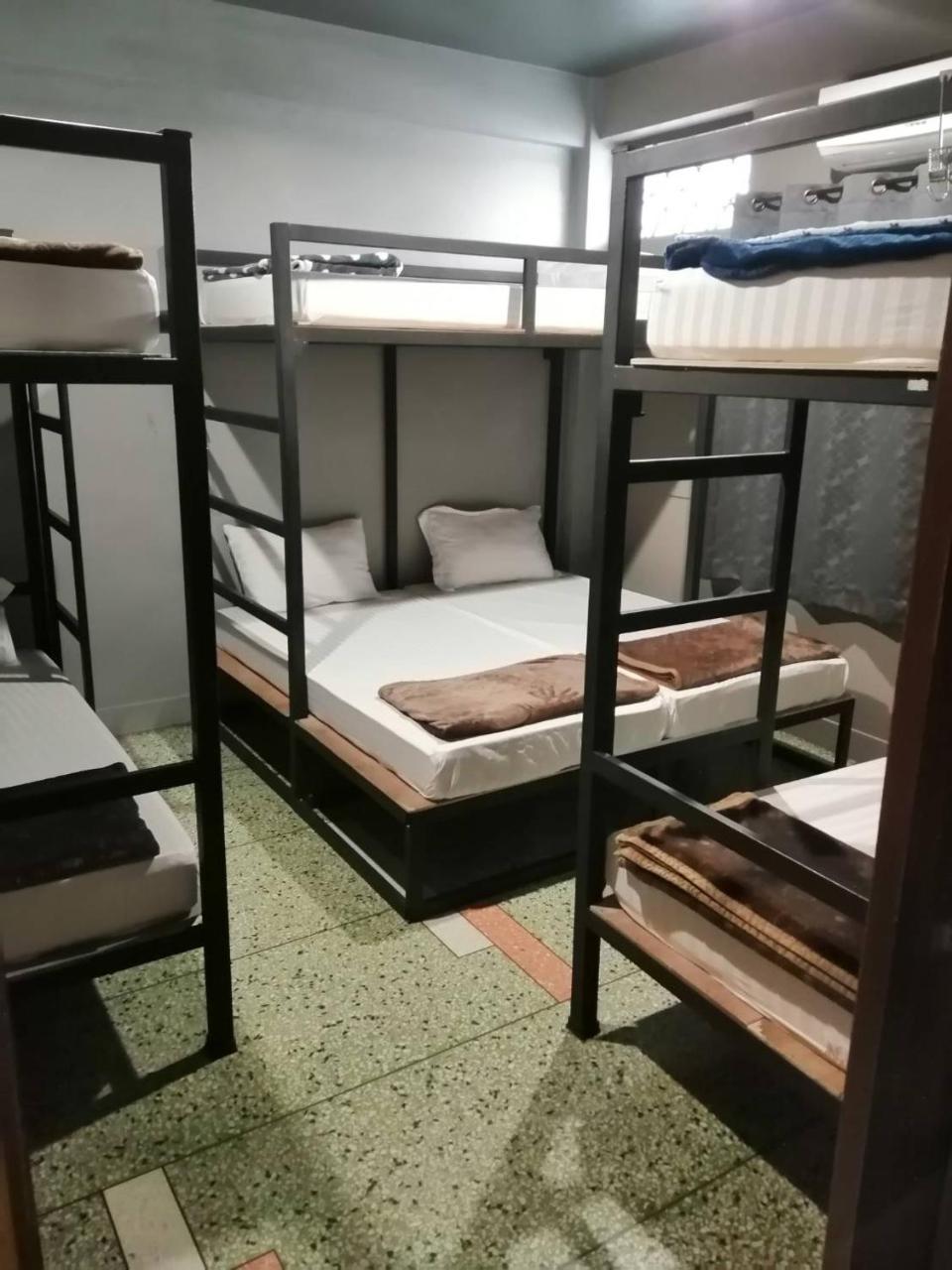 בנגקוק Hits Hostel מראה חיצוני תמונה